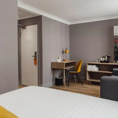 Comfort Inn Victoria London Exterior photo