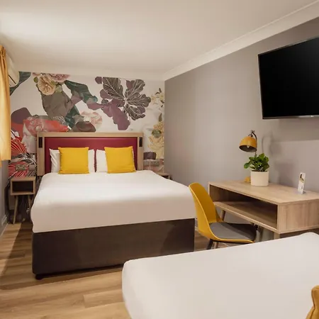 Comfort Inn Victoria London Exterior photo